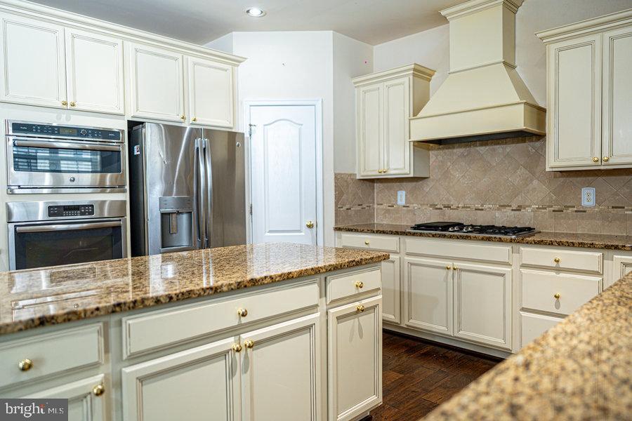 ST. CHARLES, GLENEAGLES SOUTH - Residential