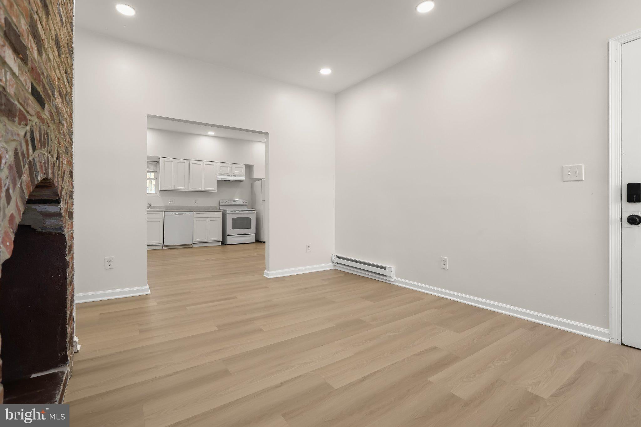 1421 W FAYETTE STREET