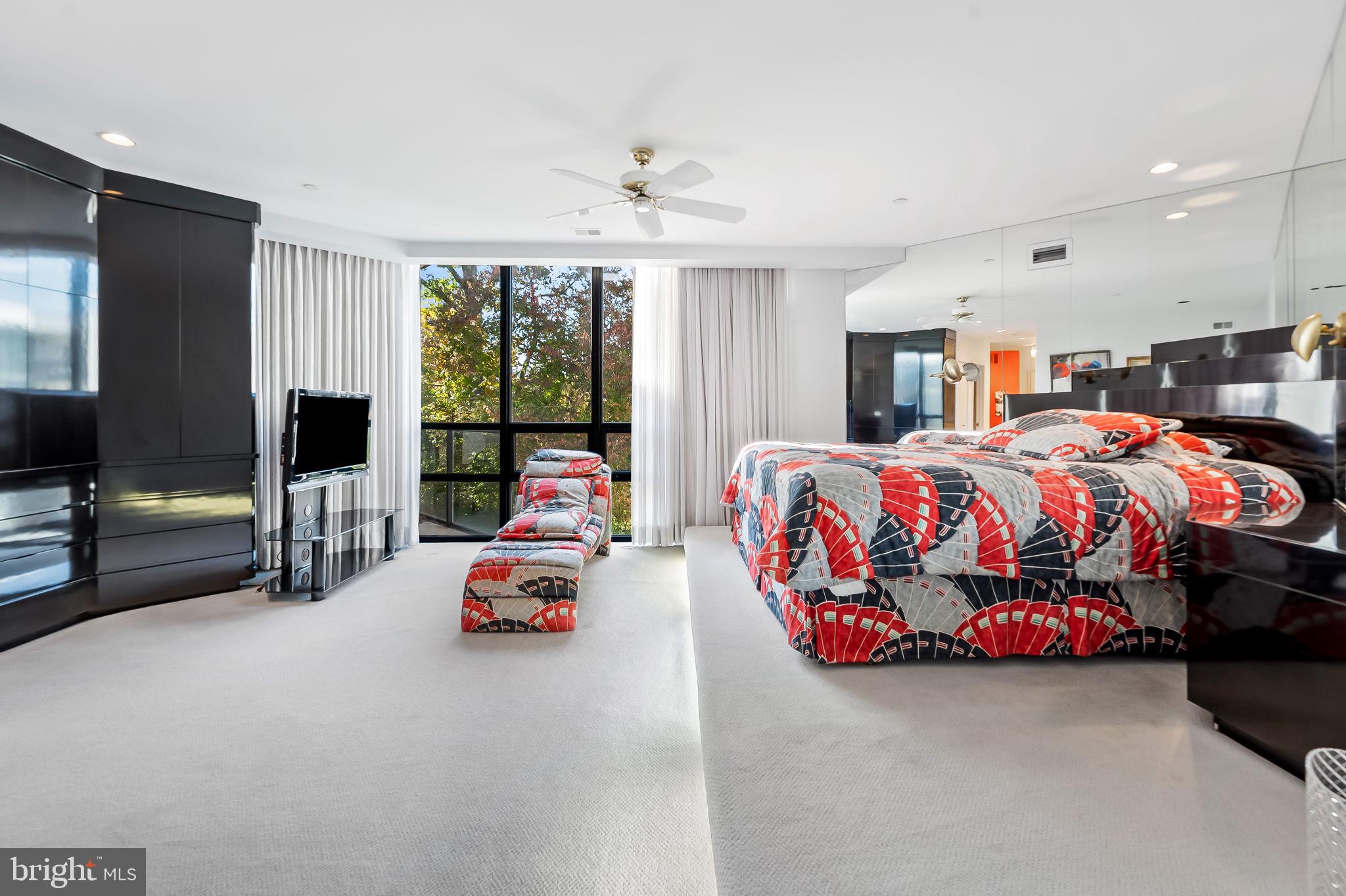 PAVILION IN THE PARK - Residential