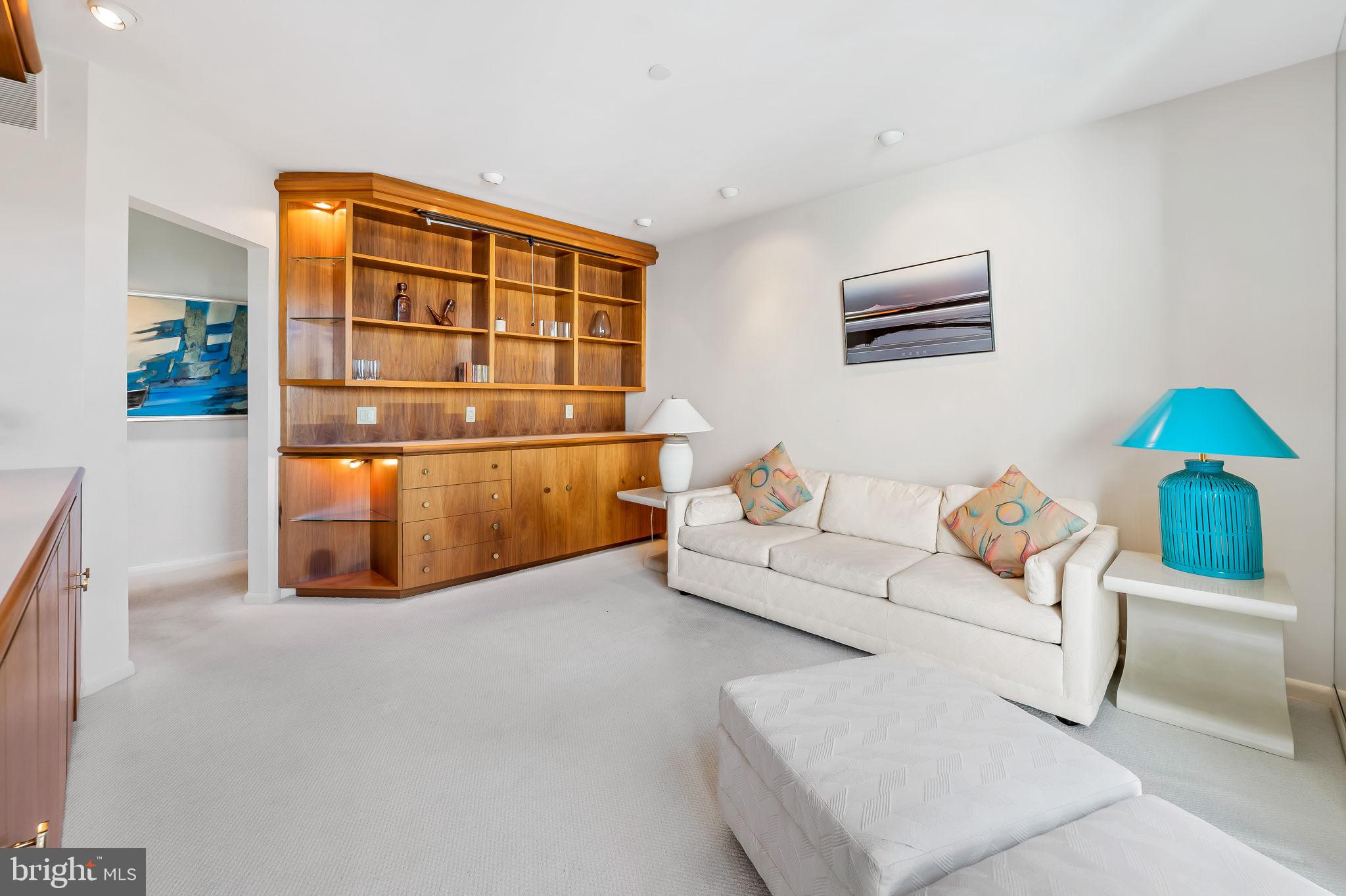 PAVILION IN THE PARK - Residential