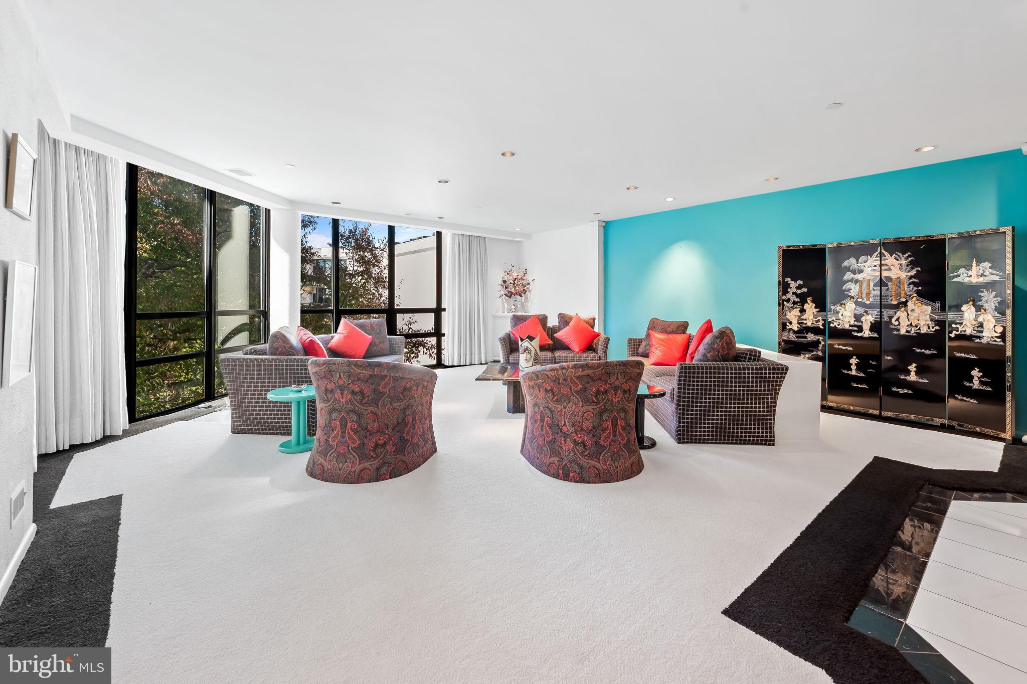 PAVILION IN THE PARK - Residential