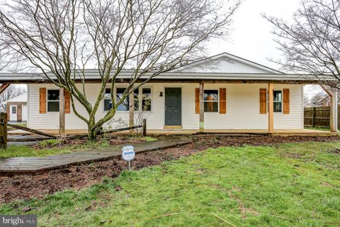 Photo of 61 Hillcrest Drive, Manheim, PA 17545 (MLS # PALA2049102)