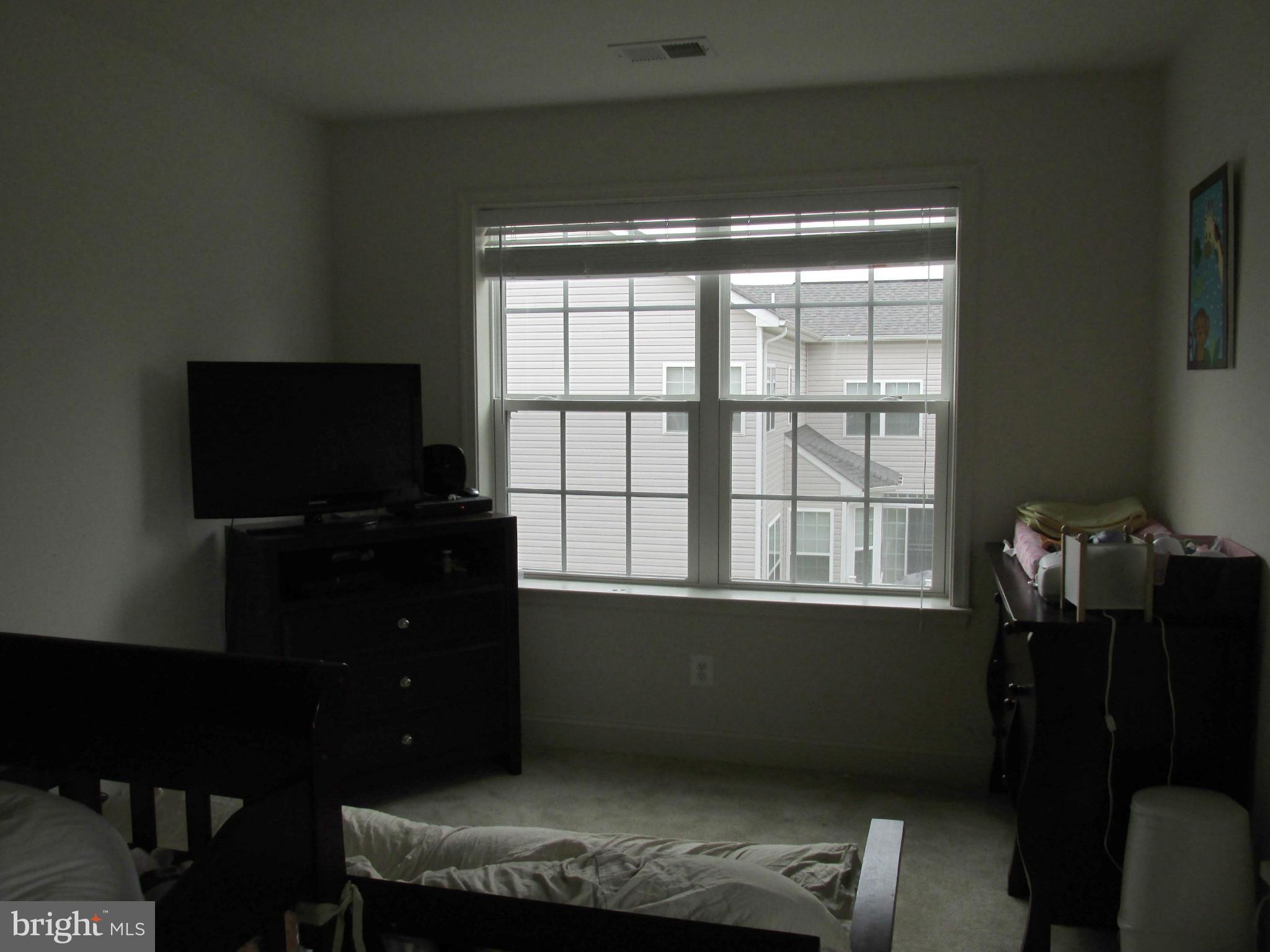 FAIRWOOD-PHASE 2-PLAT 10 - Residential Lease