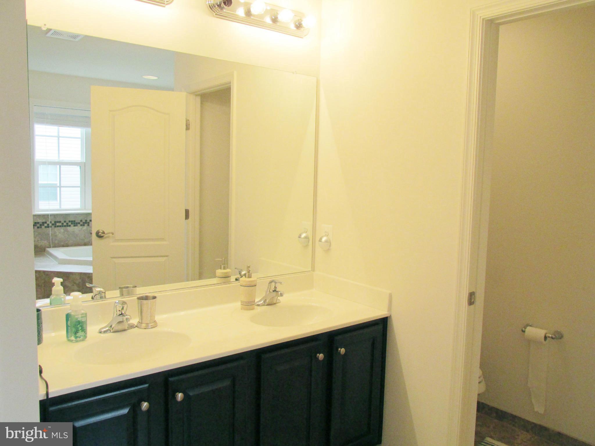 FAIRWOOD-PHASE 2-PLAT 10 - Residential Lease