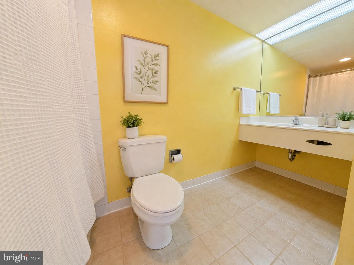 1100 VINE STREET 1209