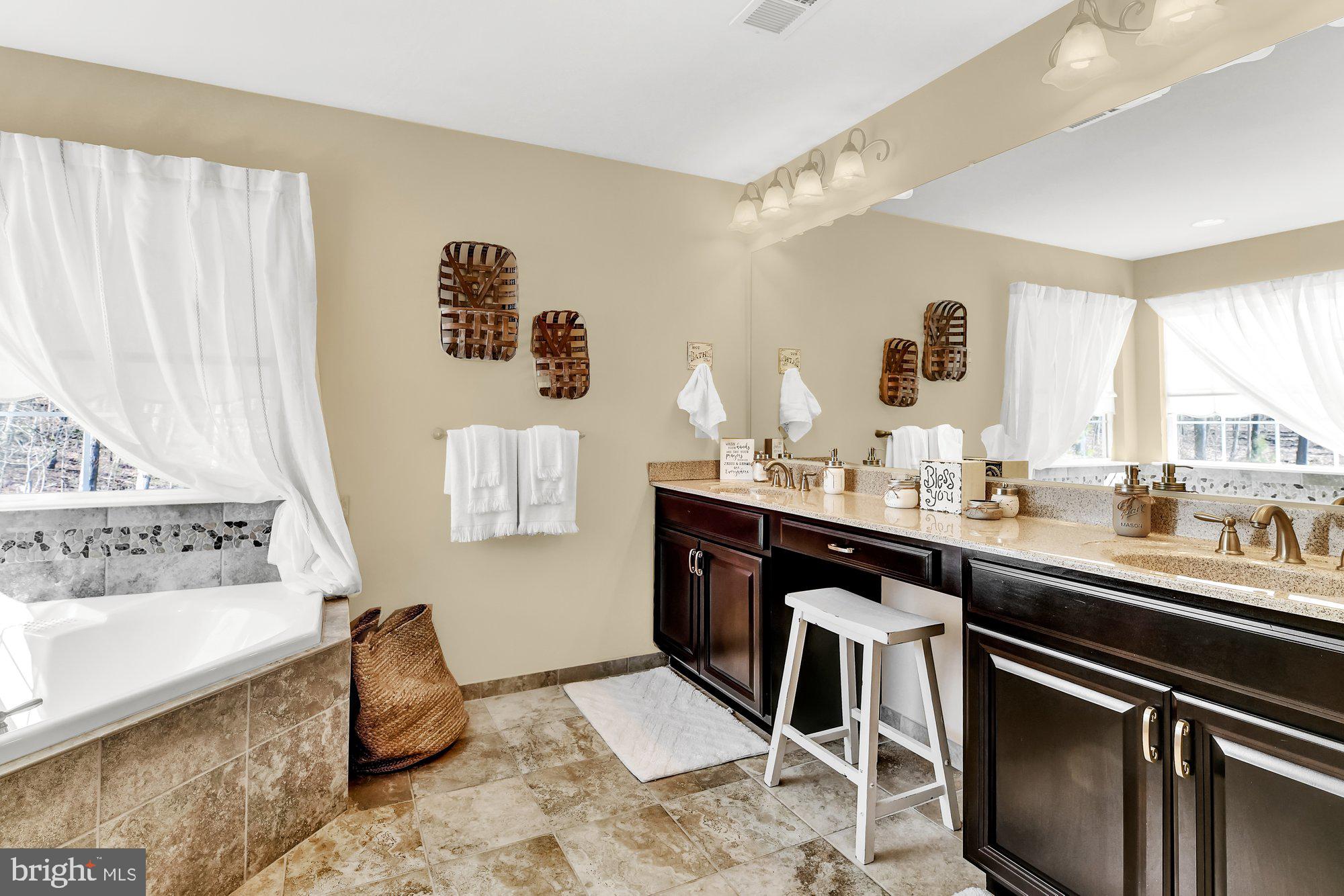 LEELAND WOODS - Residential