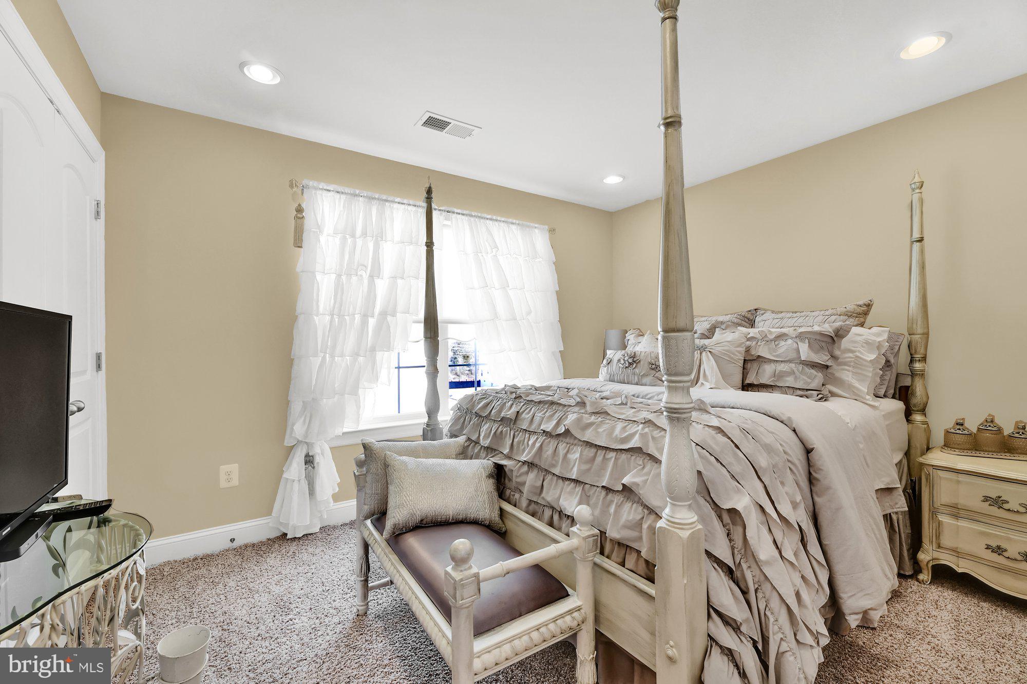 LEELAND WOODS - Residential