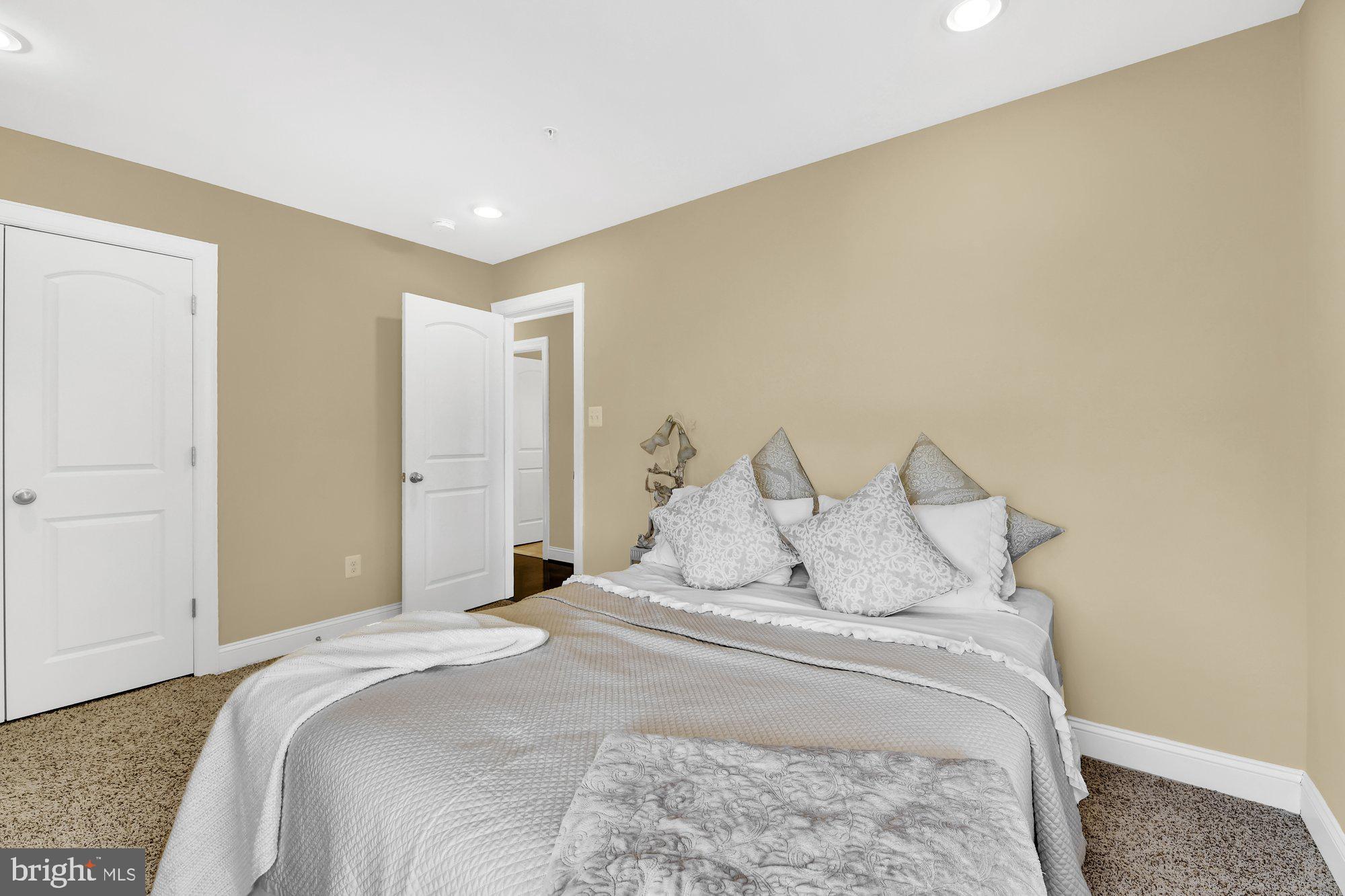 LEELAND WOODS - Residential