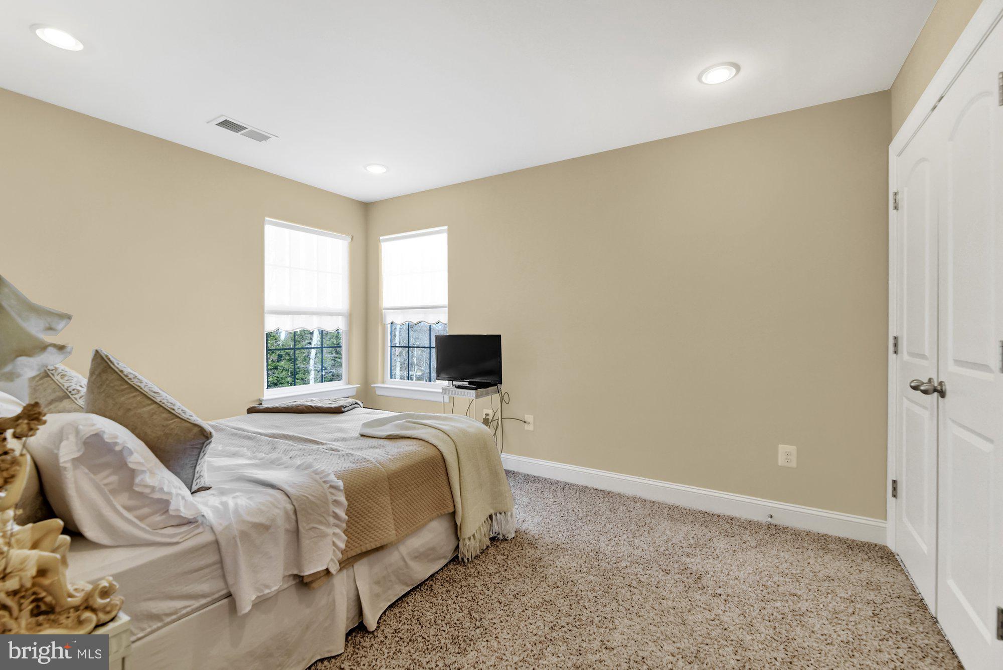 LEELAND WOODS - Residential