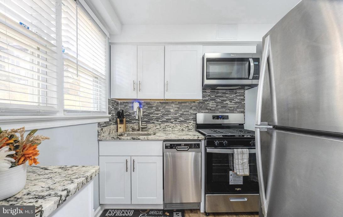 IVERSON MEWS CONDOMINIUM - Residential