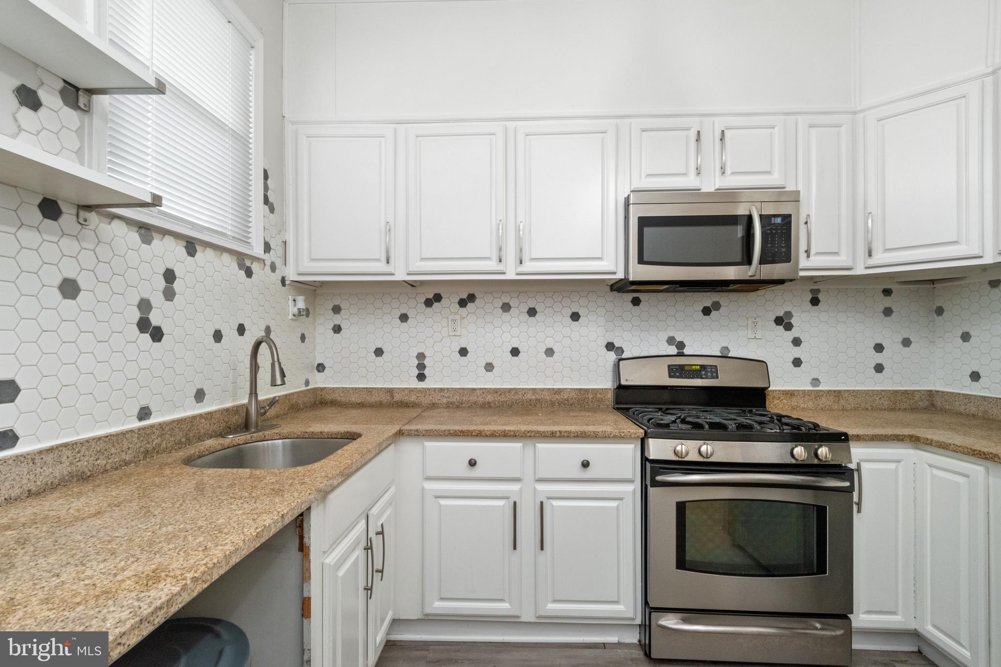 MONDAWMIN - Residential Lease