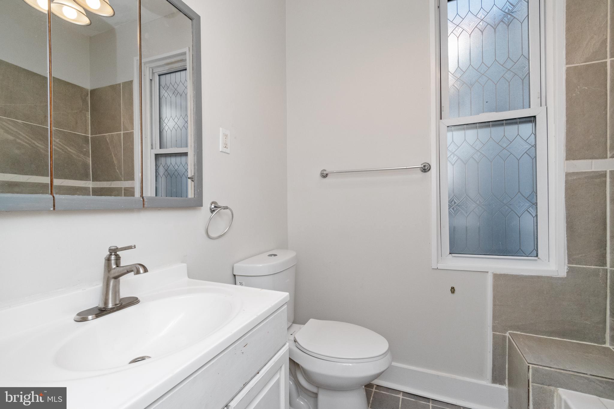 MONDAWMIN - Residential Lease