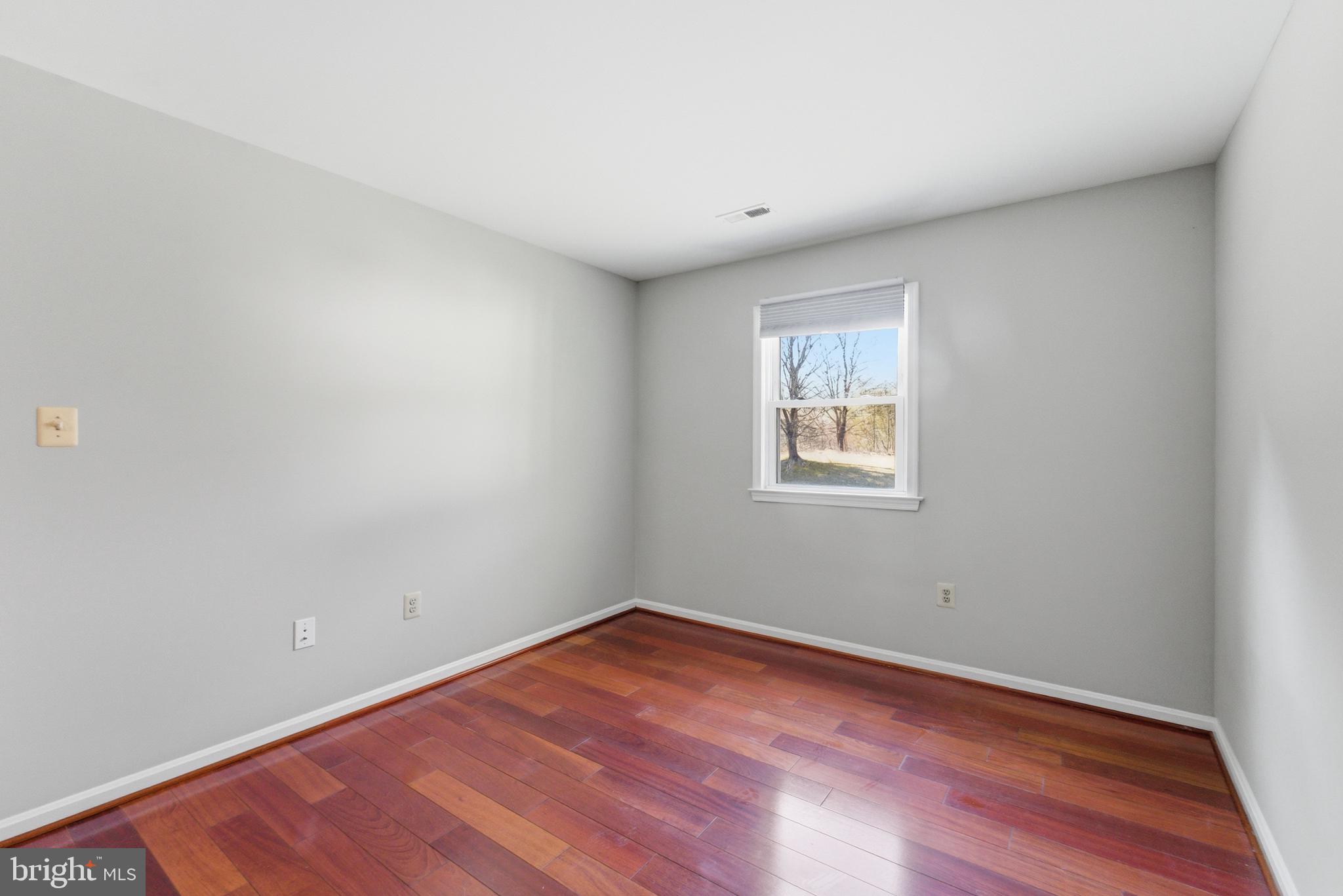 SHERWOOD FOREST MANOR - Residential