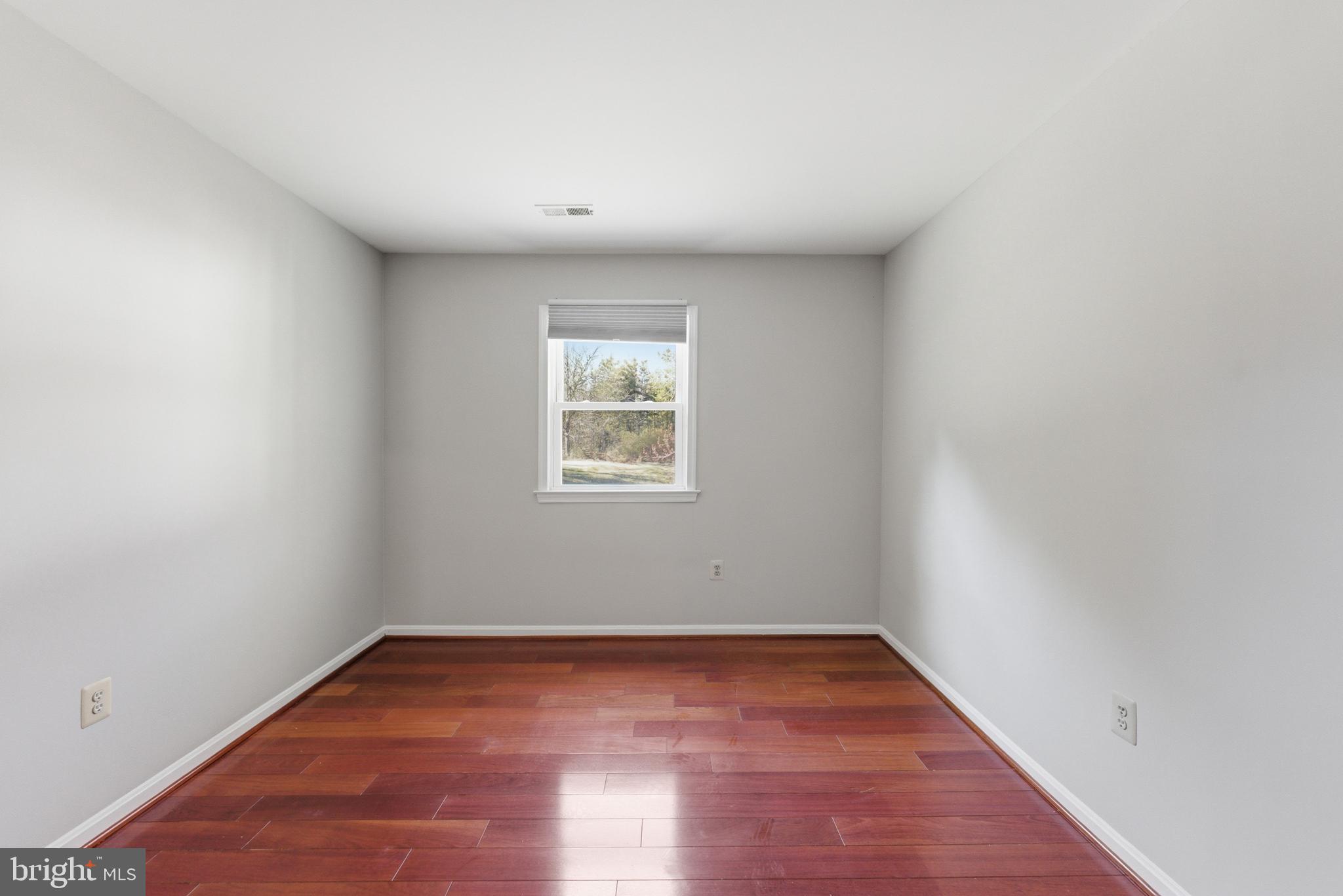 SHERWOOD FOREST MANOR - Residential