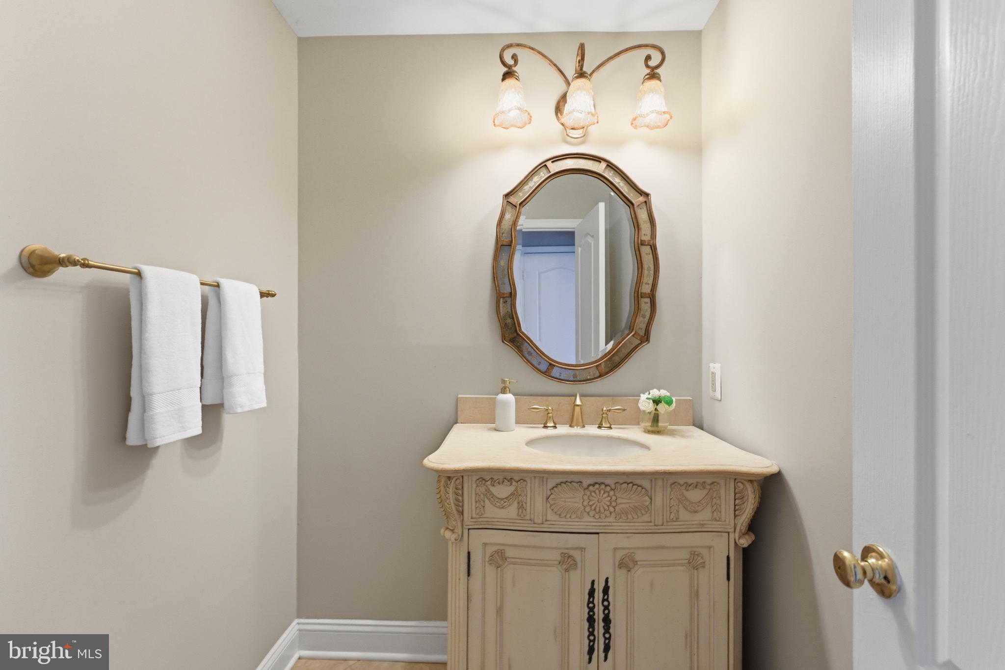 SHERWOOD FOREST MANOR - Residential