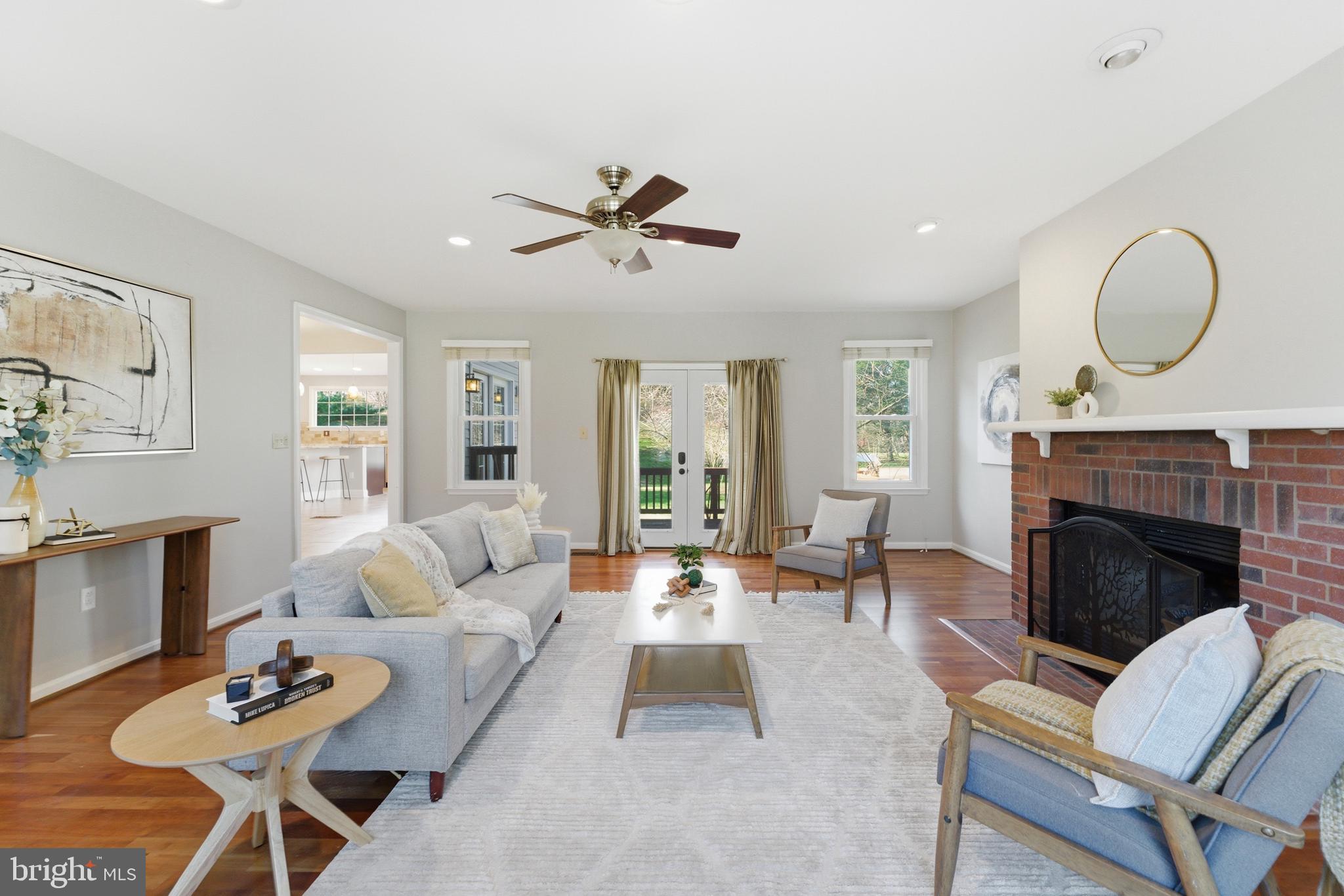 SHERWOOD FOREST MANOR - Residential