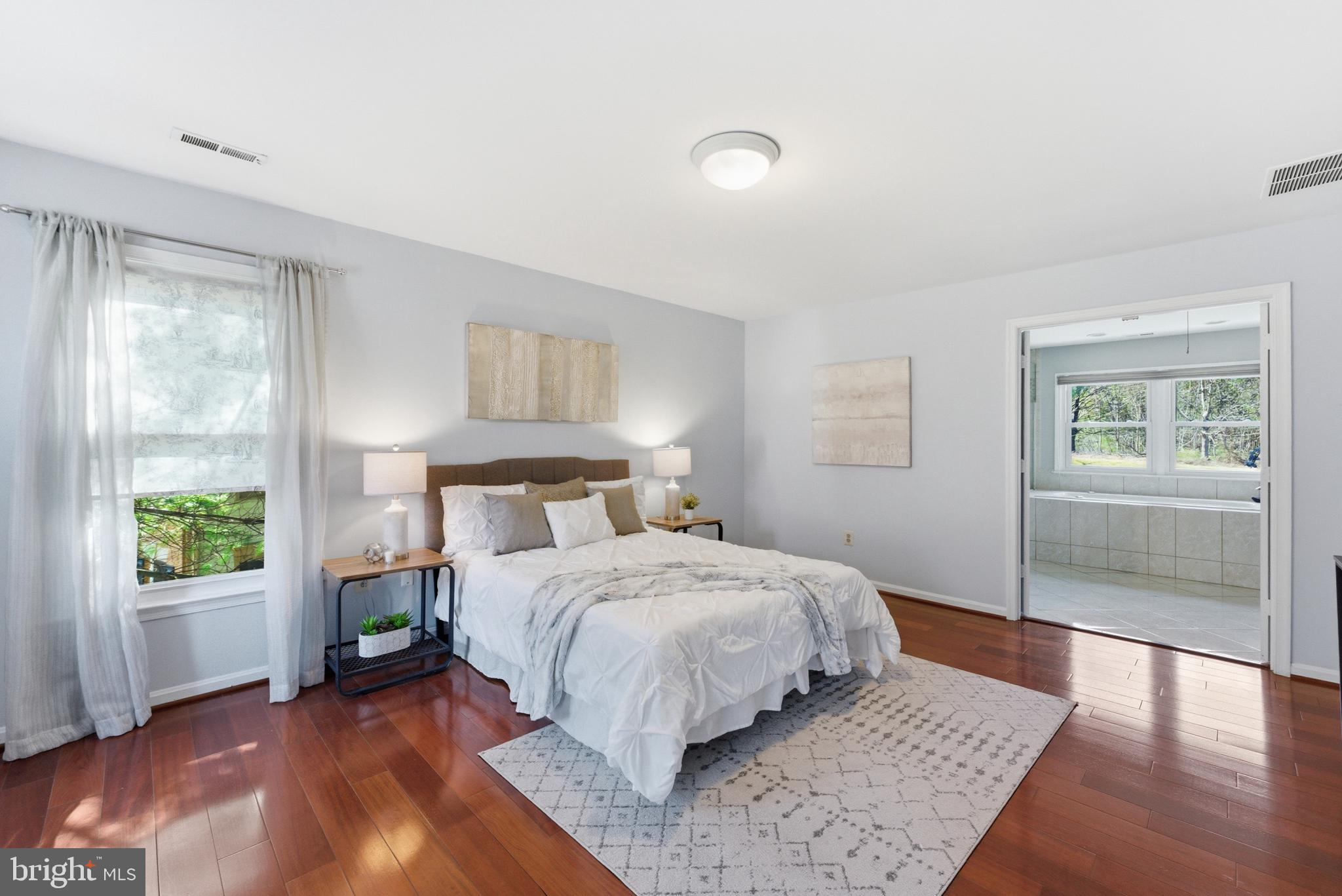 SHERWOOD FOREST MANOR - Residential