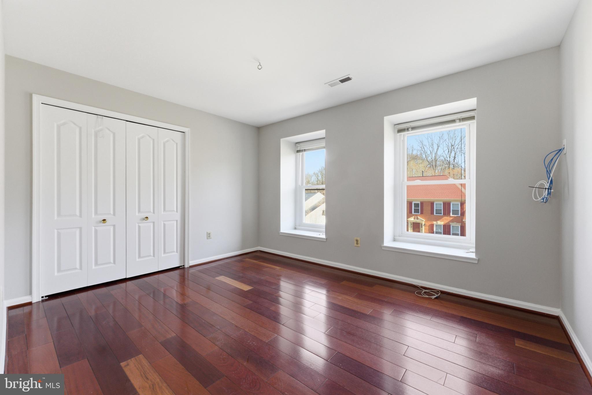 SHERWOOD FOREST MANOR - Residential