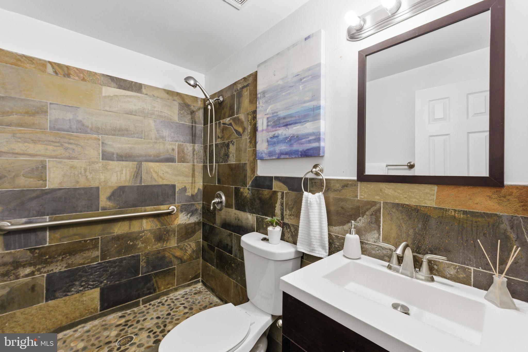 SHERWOOD FOREST MANOR - Residential