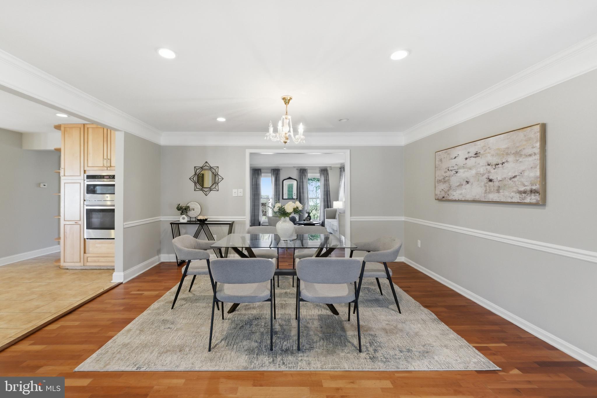 SHERWOOD FOREST MANOR - Residential