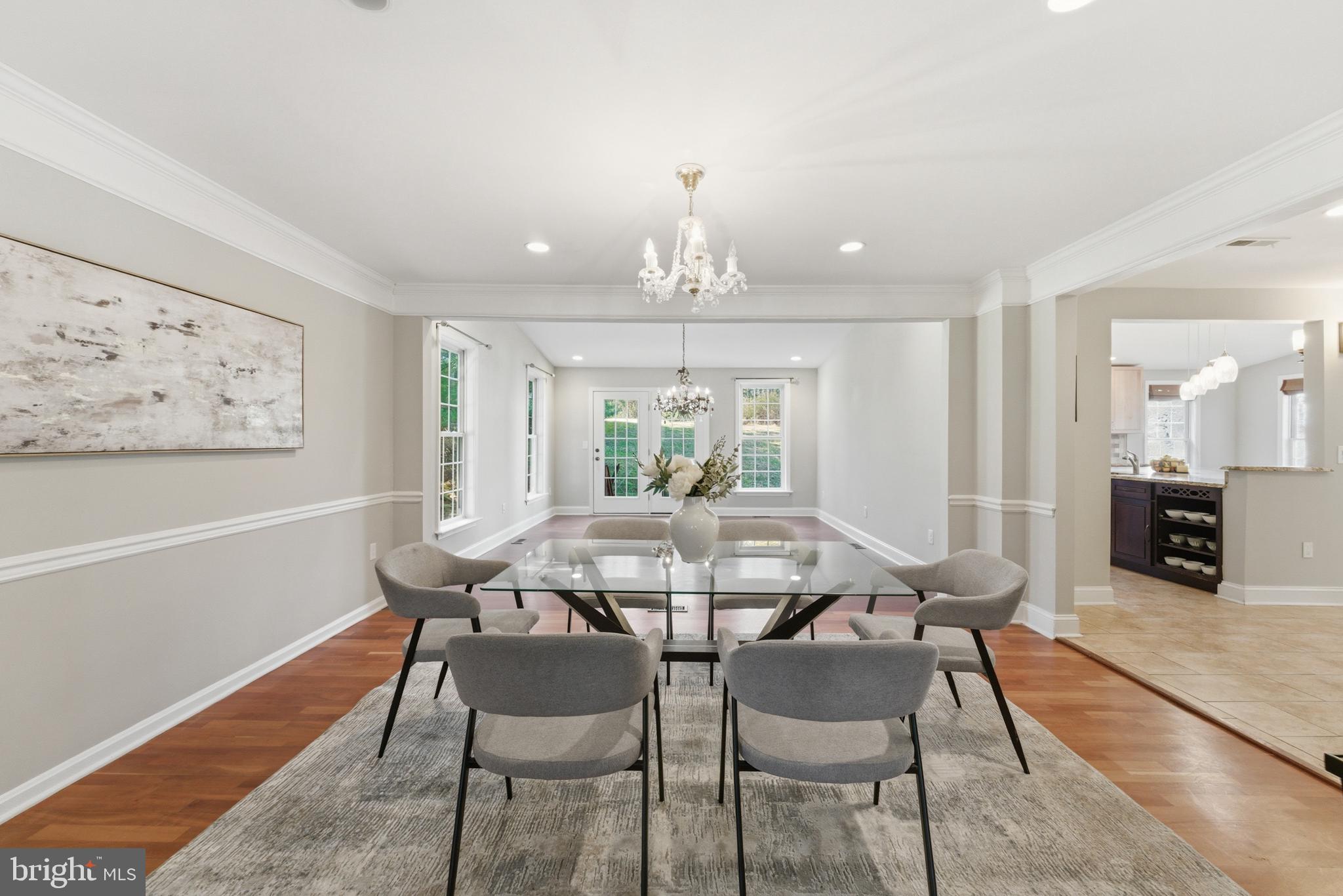 SHERWOOD FOREST MANOR - Residential