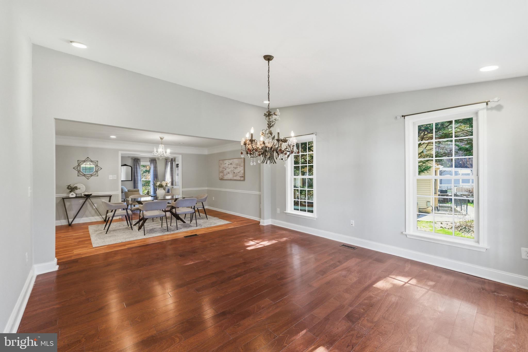 SHERWOOD FOREST MANOR - Residential