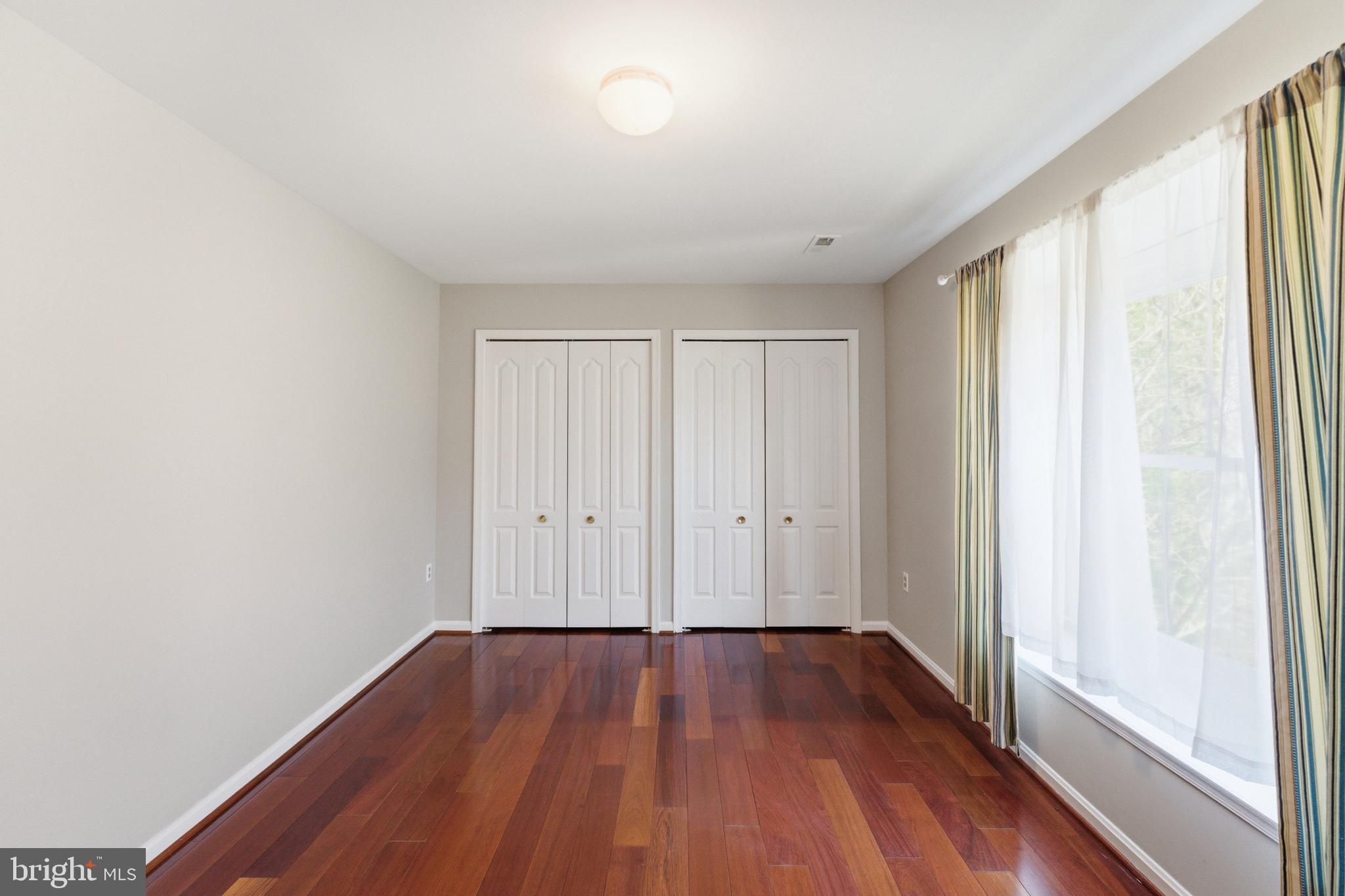 SHERWOOD FOREST MANOR - Residential