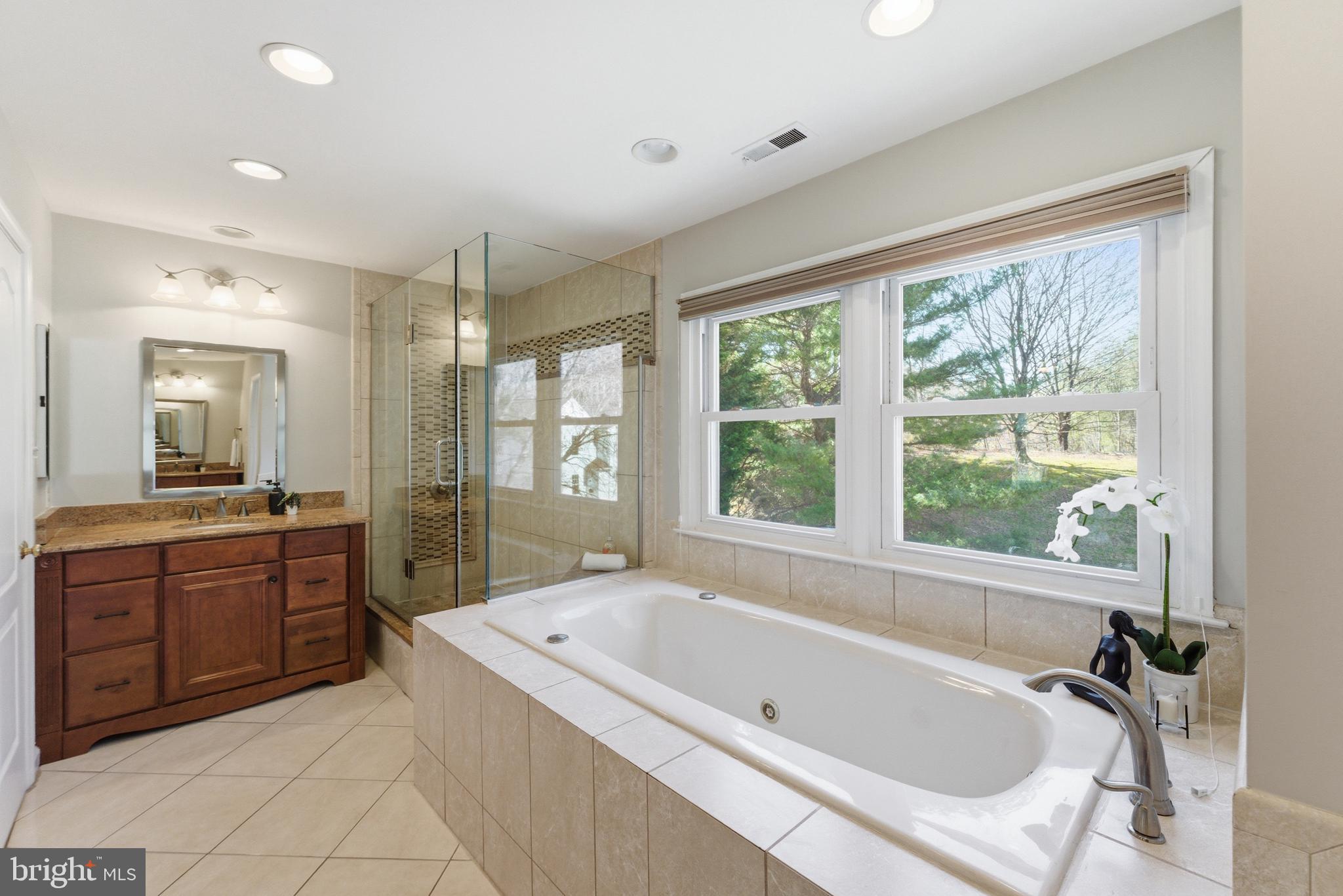 SHERWOOD FOREST MANOR - Residential