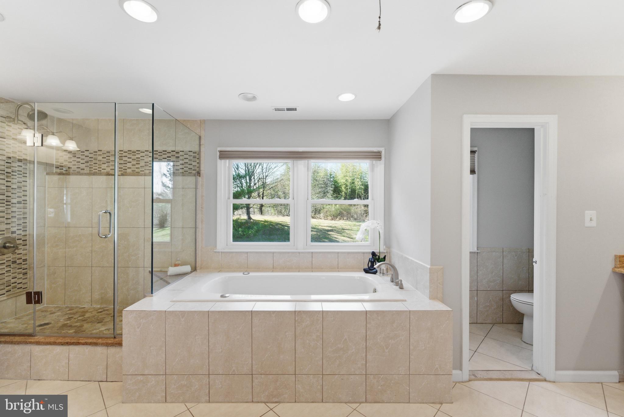 SHERWOOD FOREST MANOR - Residential