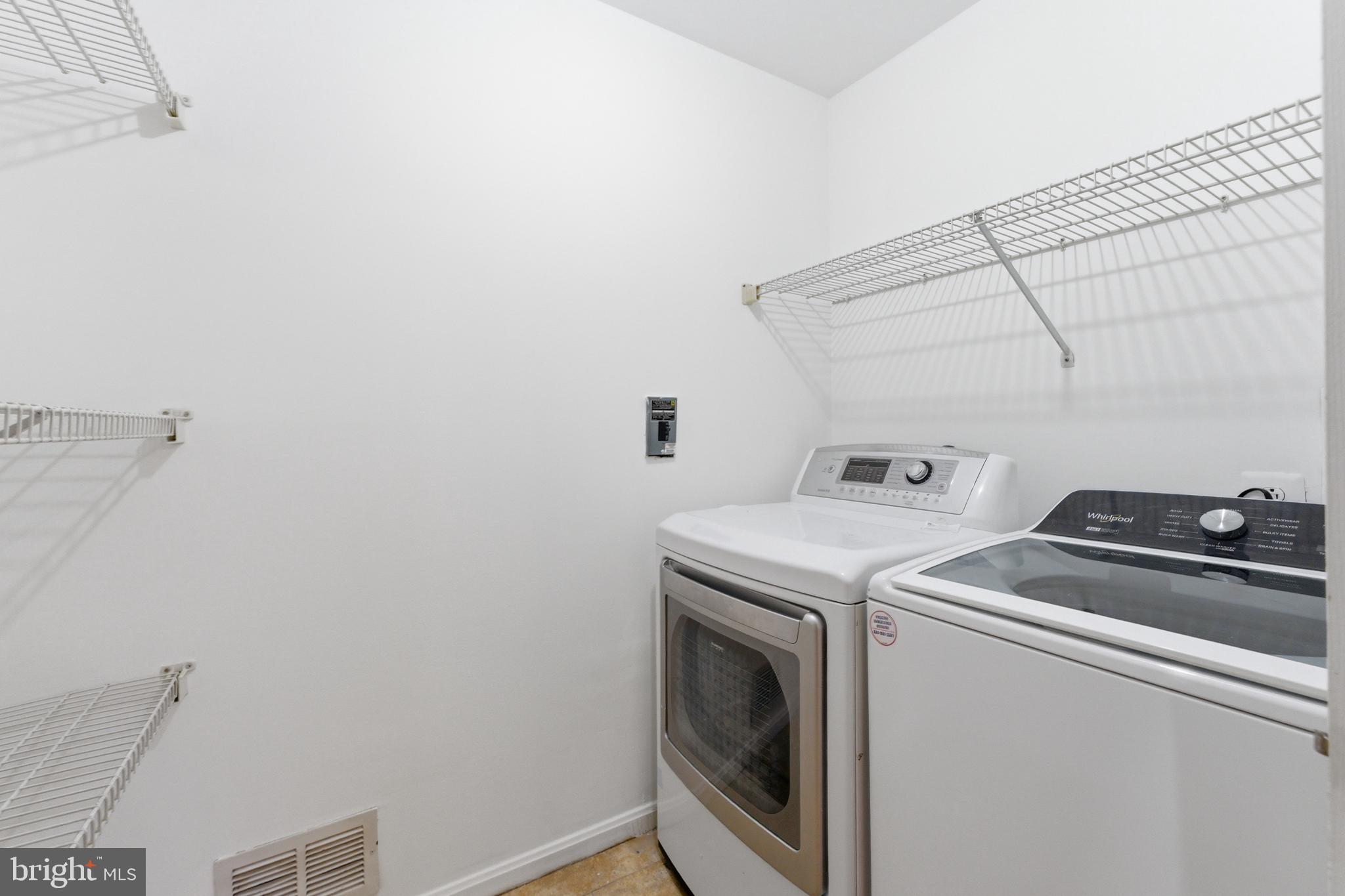 SHERWOOD FOREST MANOR - Residential