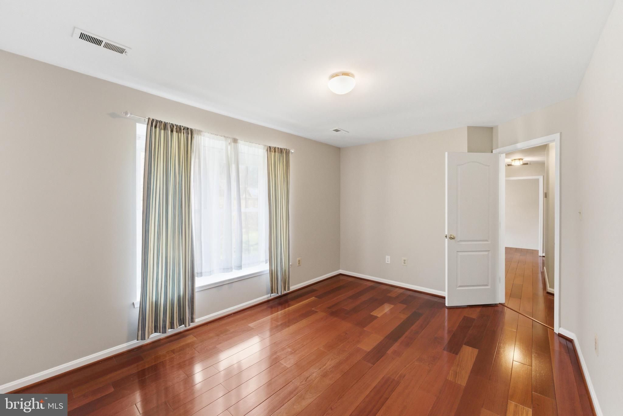 SHERWOOD FOREST MANOR - Residential