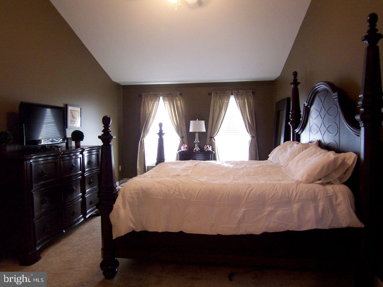 LOGANS RESERVE - Residential