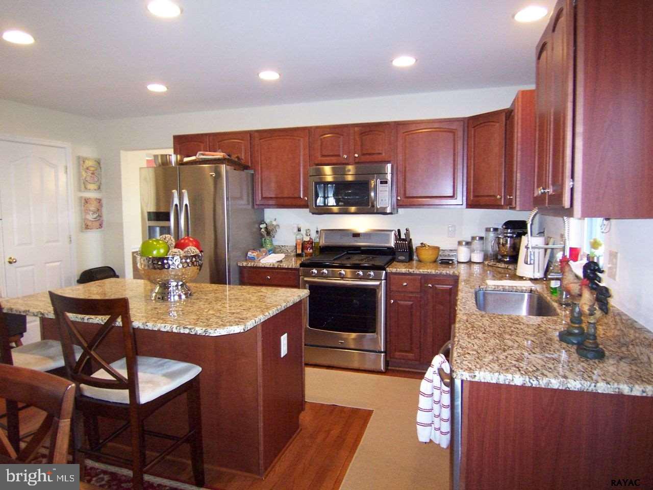 LOGANS RESERVE - Residential