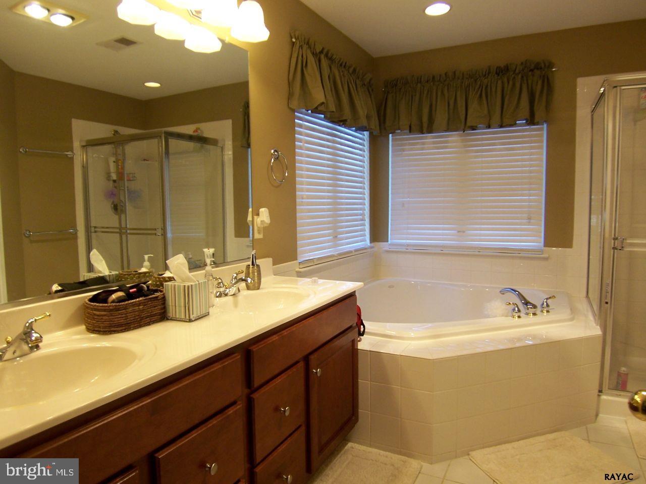 LOGANS RESERVE - Residential