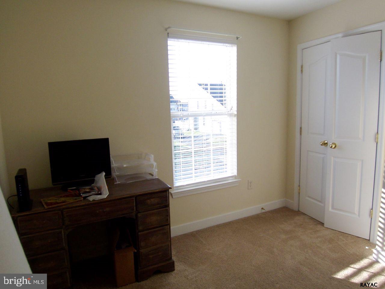 LOGANS RESERVE - Residential