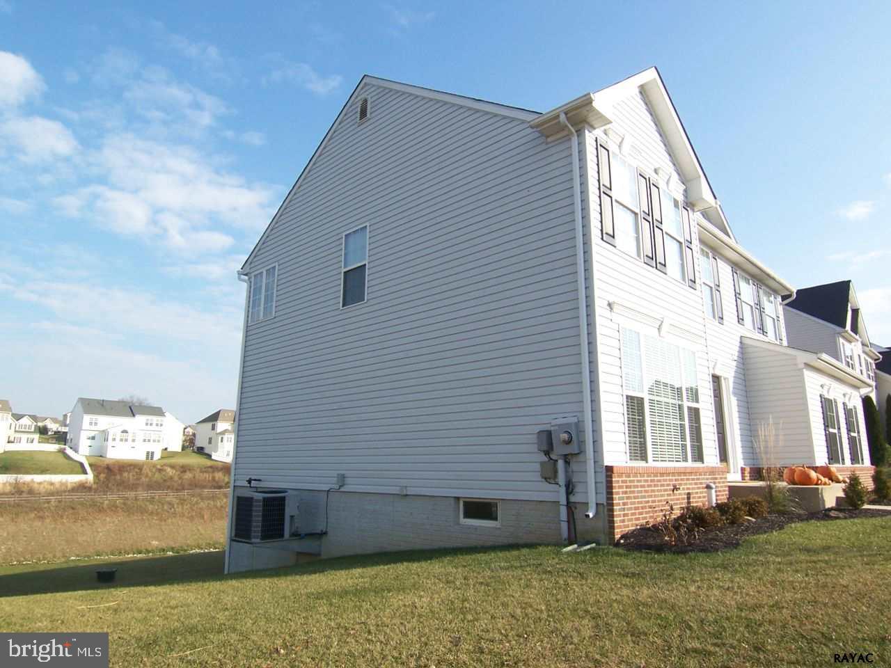 LOGANS RESERVE - Residential