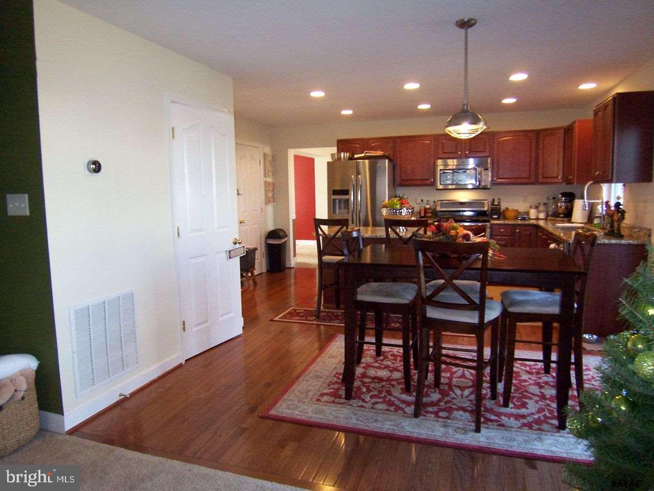 LOGANS RESERVE - Residential