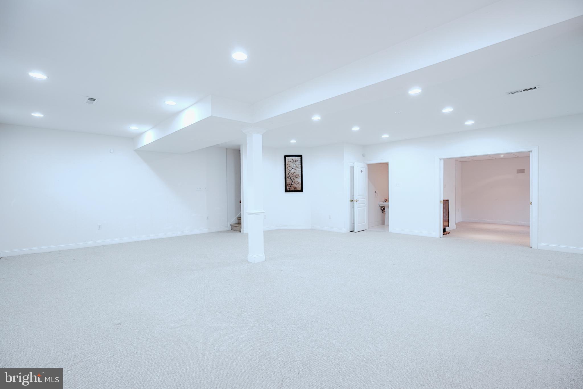 RIDINGS AT HUN RUN - Residential Lease