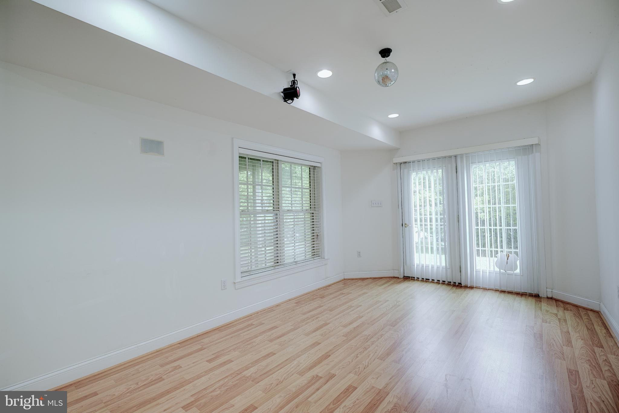 RIDINGS AT HUN RUN - Residential Lease