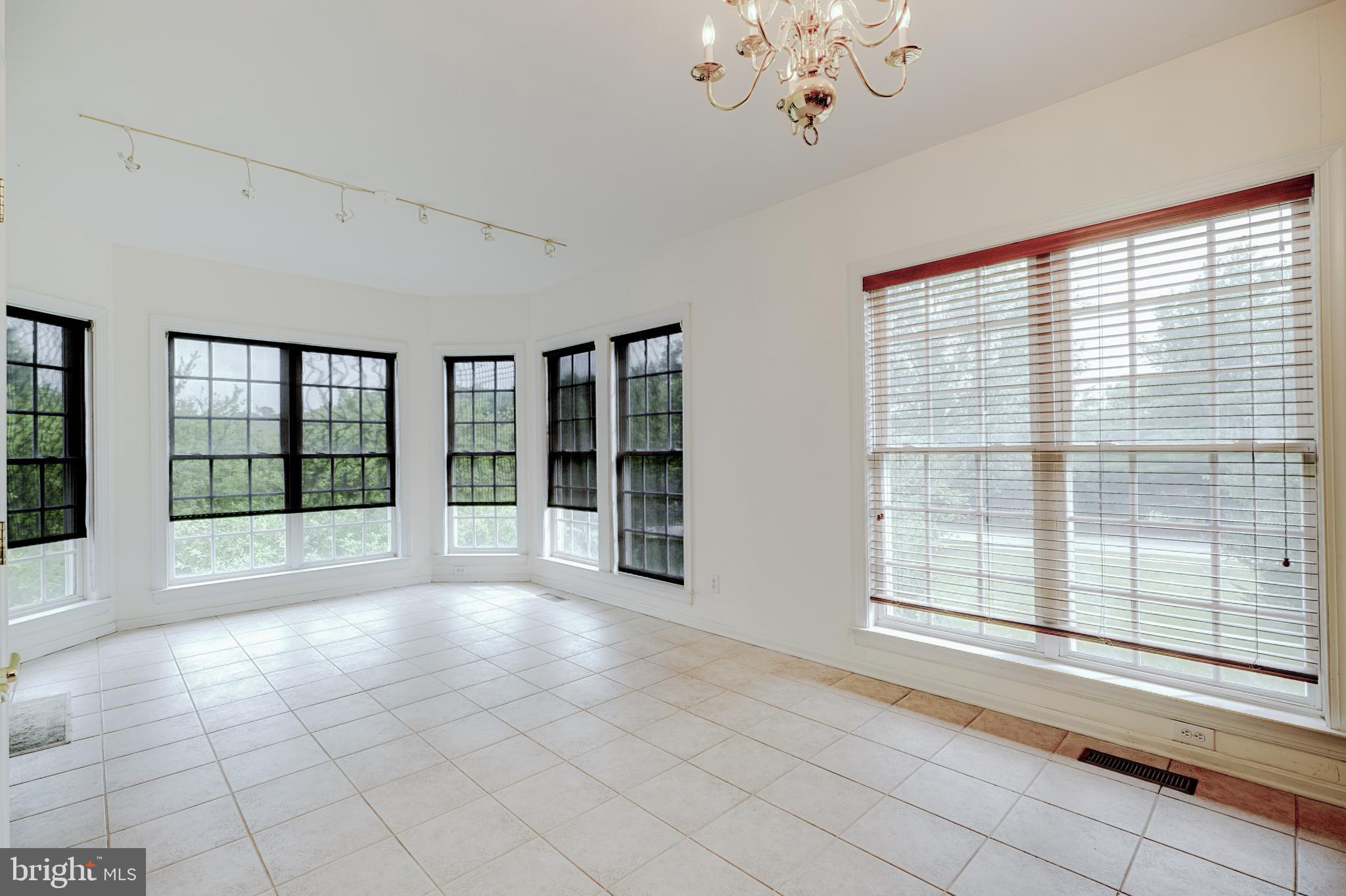 RIDINGS AT HUN RUN - Residential Lease