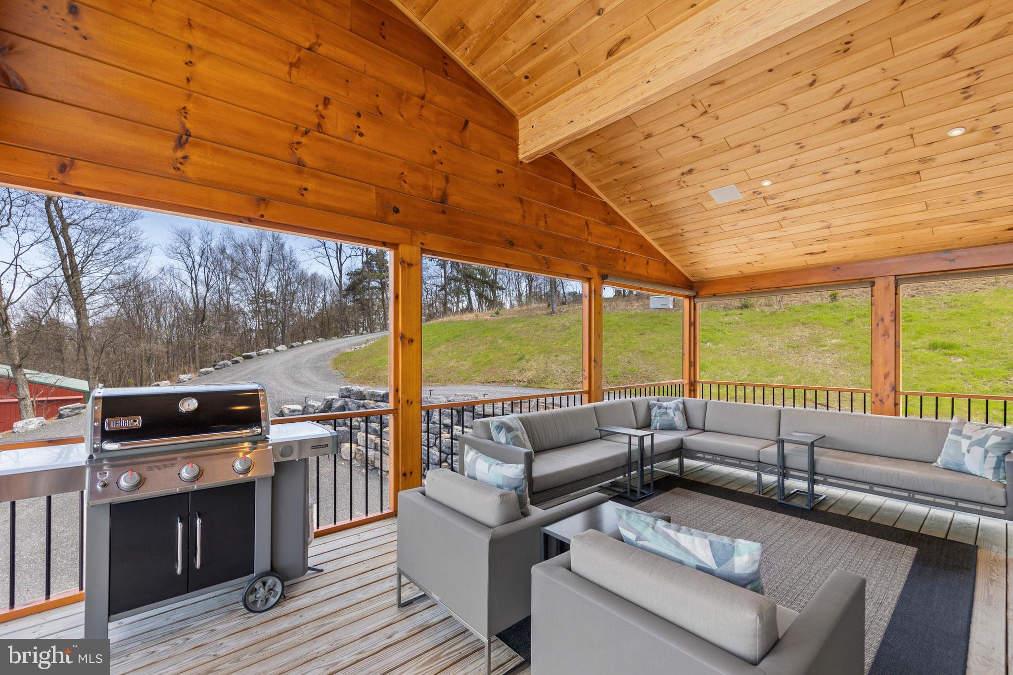 BLUFFS ON THE POTOMAC - Residential