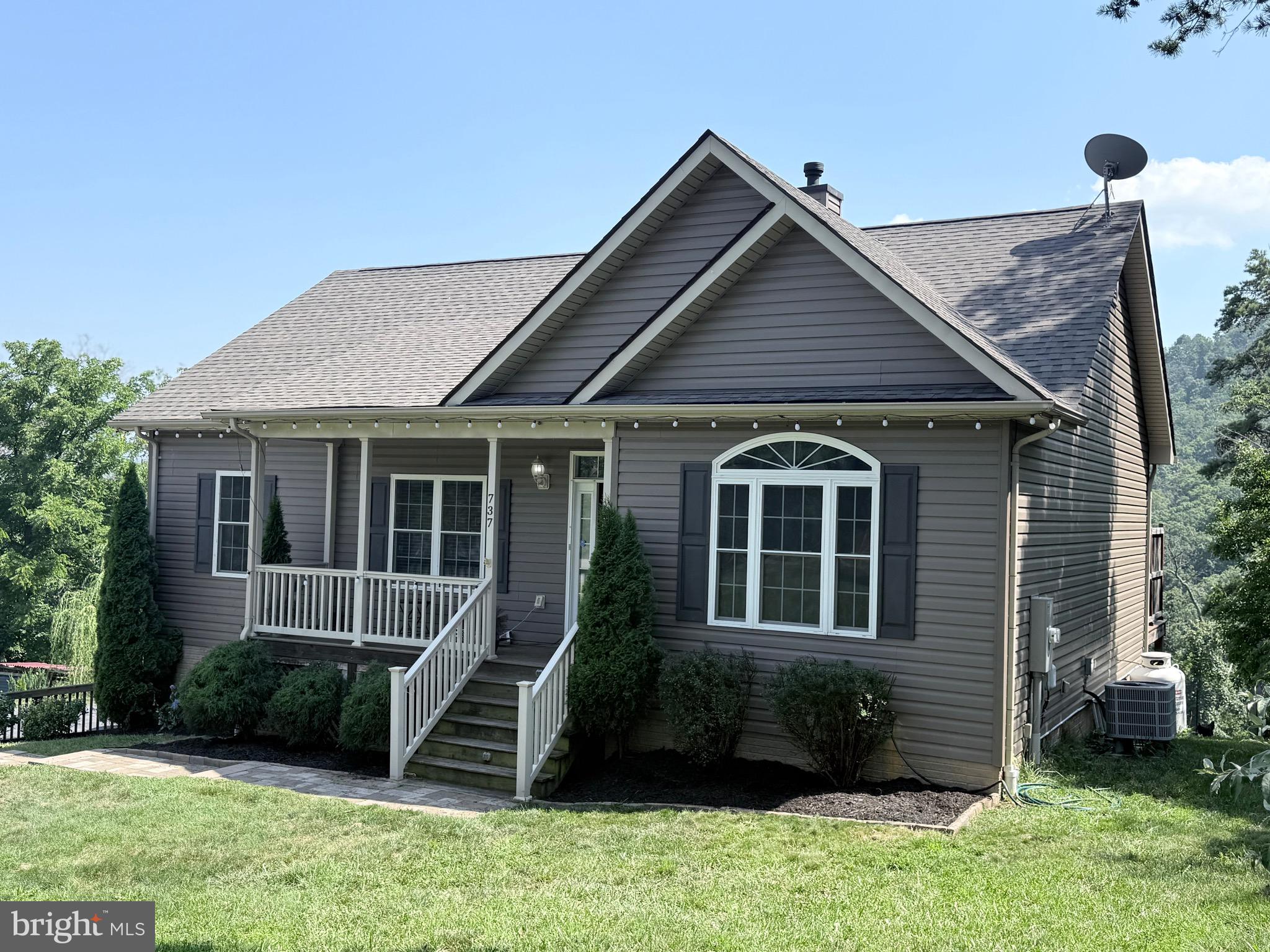 737 LOWER VALLEY ROAD