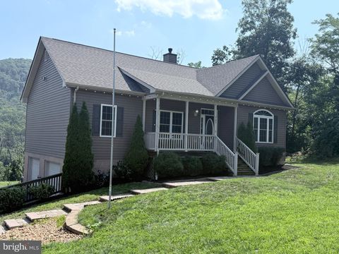 Homes For Sale - 737 Lower Valley Road<br/> Warren County, STRASBURG, VA 22657