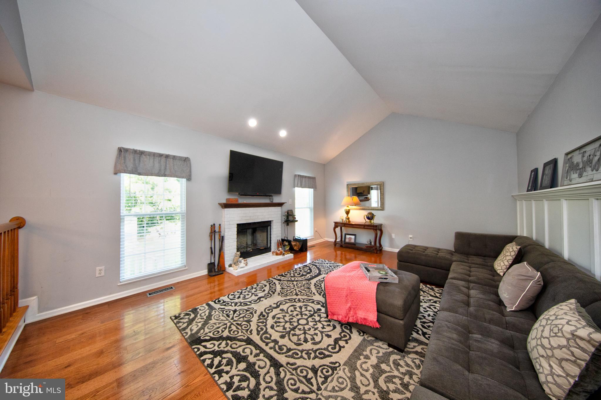 OVERVIEW MANOR - Residential