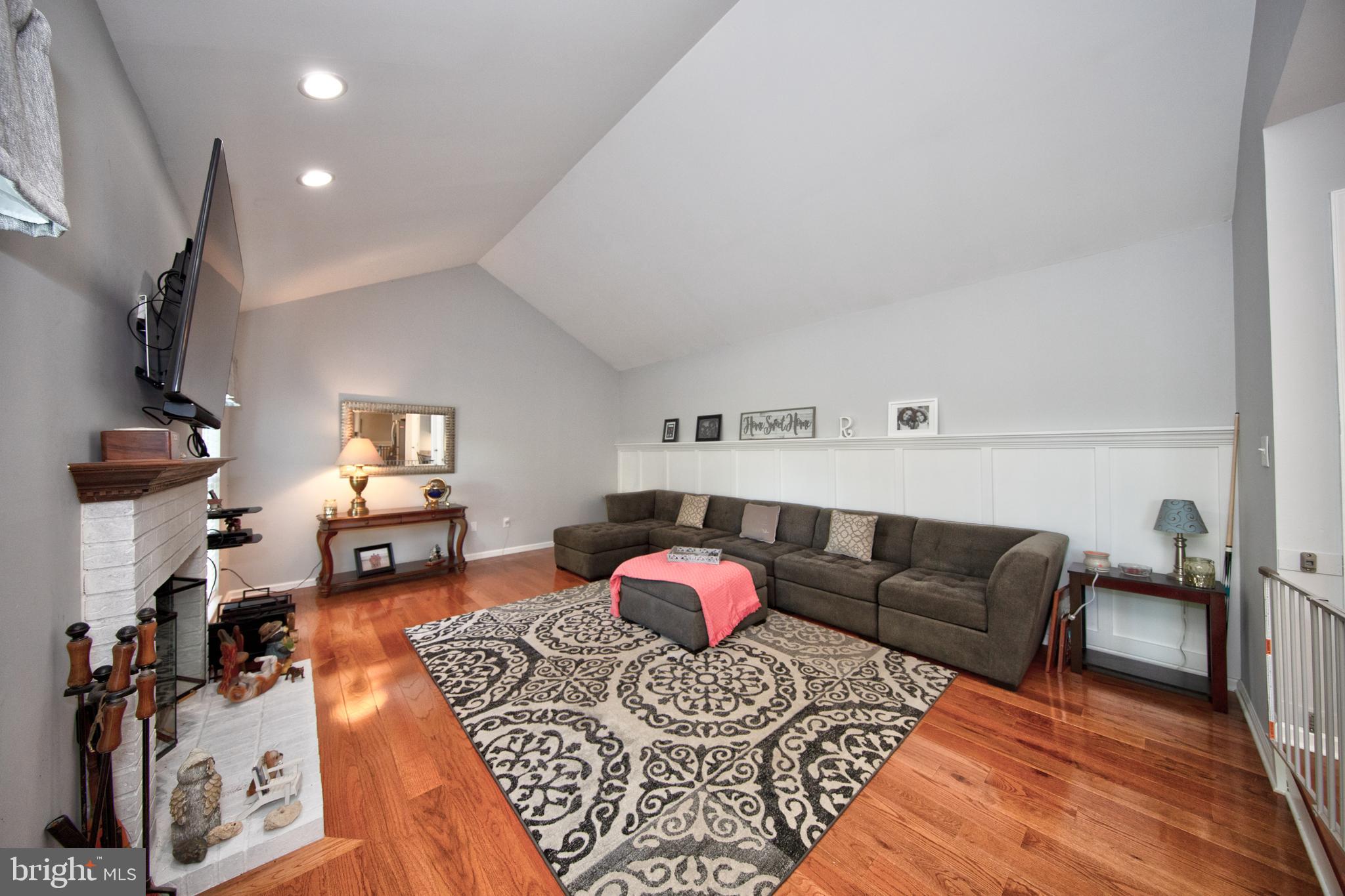 OVERVIEW MANOR - Residential