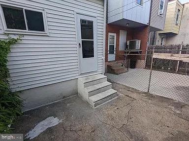 PORT RICHMOND - Residential Lease