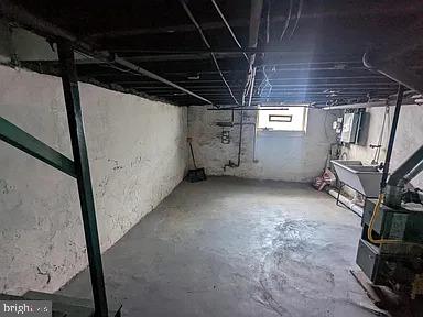 PORT RICHMOND - Residential Lease