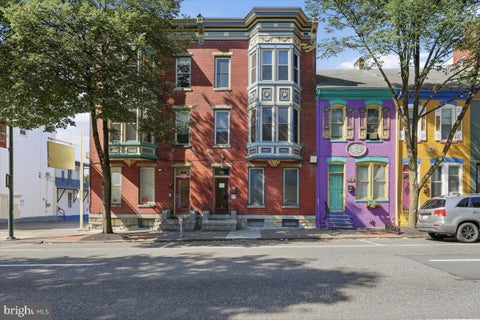 Photo of 39 Franklin Street E, HAGERSTOWN, MD 21740 (MLS # MDWA2038958)