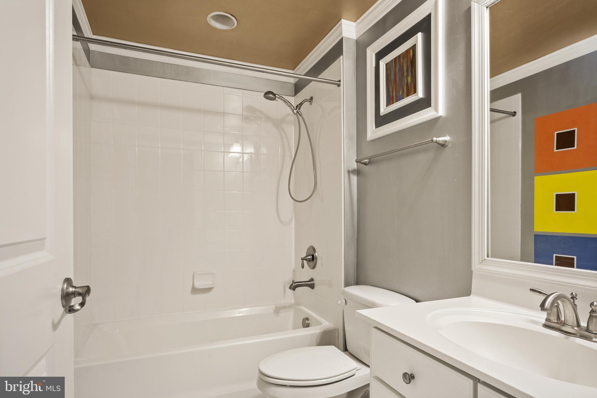 AVONLEA - Residential Lease