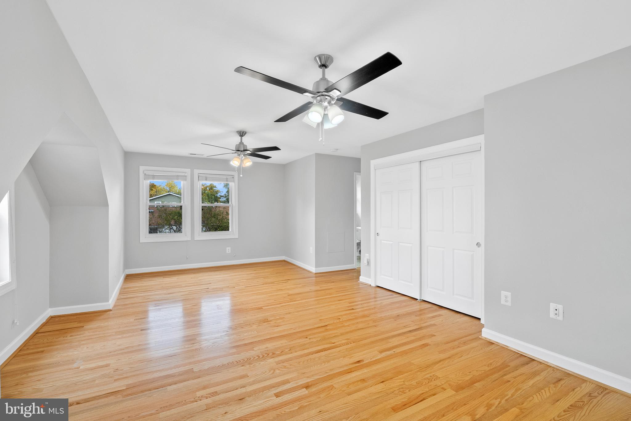 CASTLE MANOR - Residential